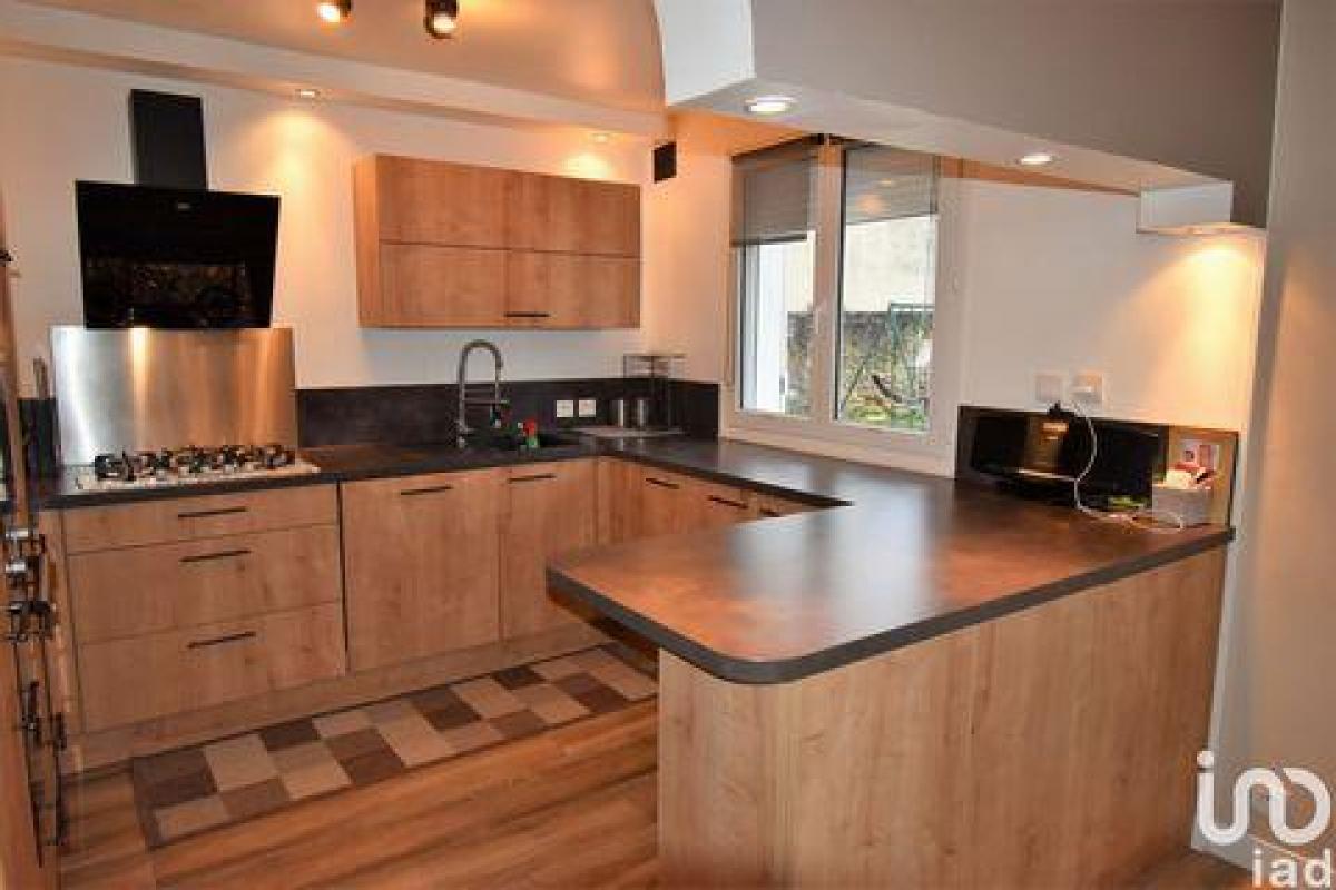 Picture of Home For Sale in Laigneville, Picardie, France