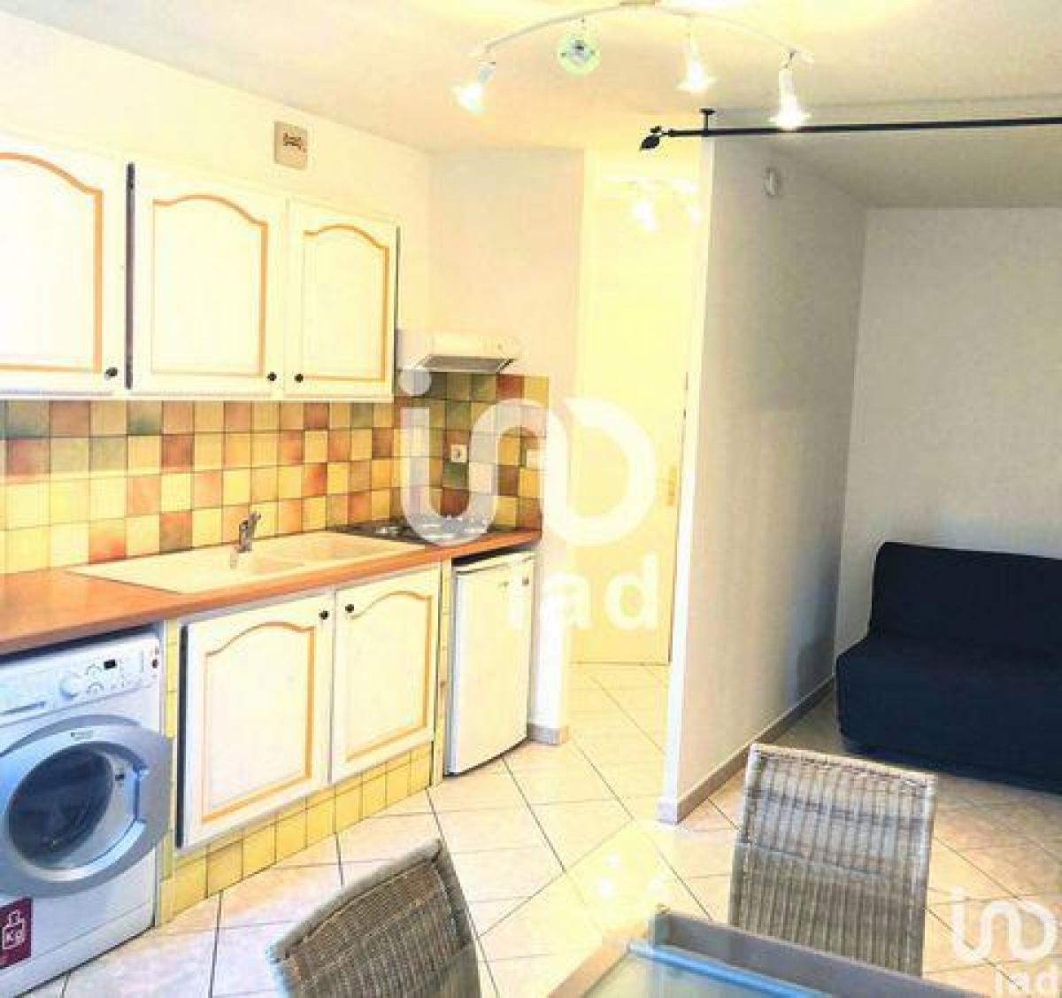 Picture of Apartment For Sale in Cavalaire Sur Mer, Cote d'Azur, France