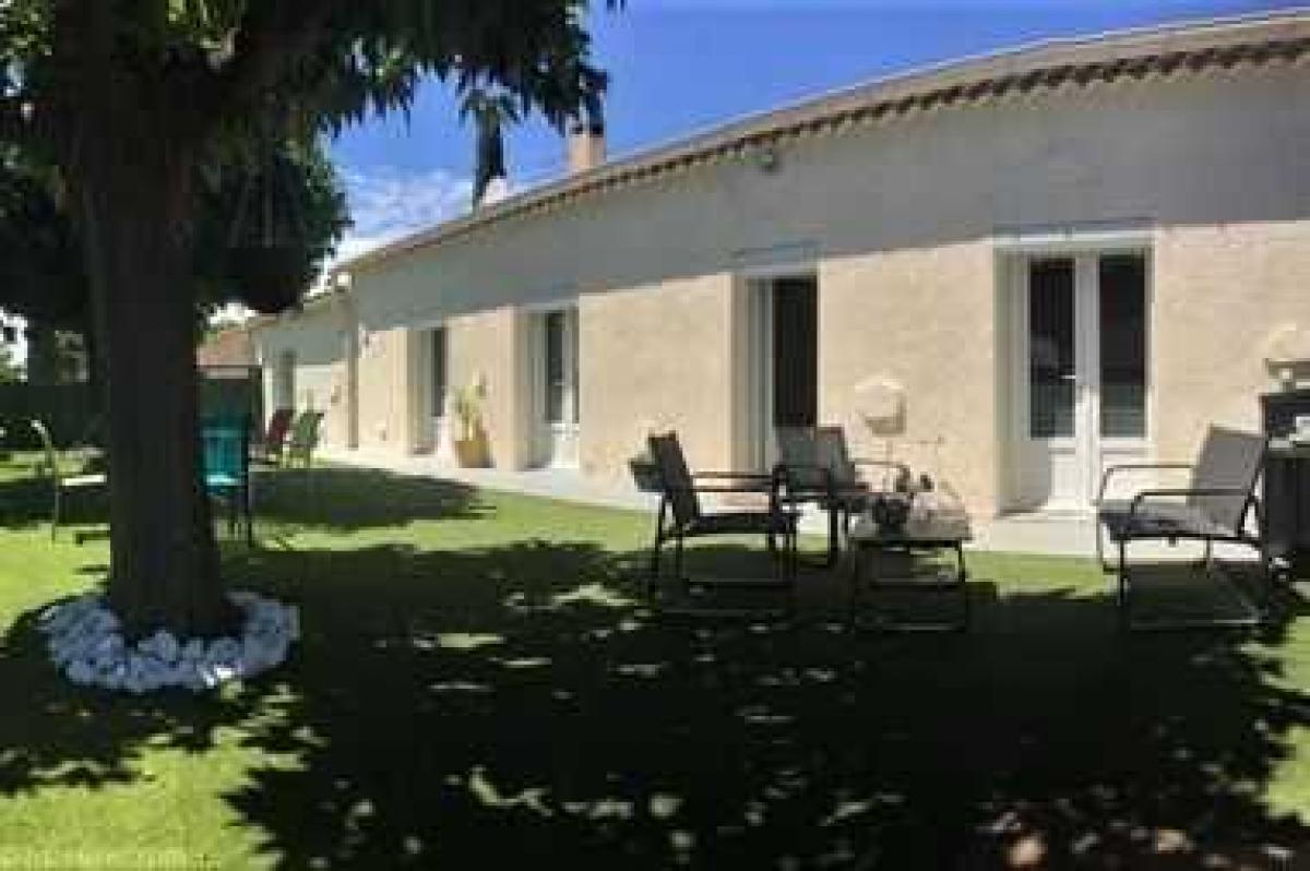 Picture of Home For Sale in Vergeze, Languedoc Roussillon, France