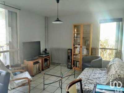 Condo For Sale in Cenon, France