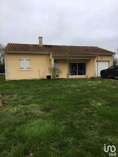 Home For Sale in Eymet, France