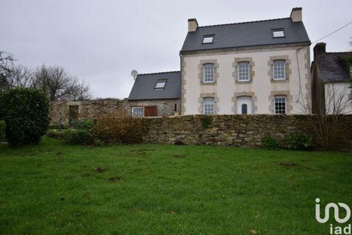 Picture of Home For Sale in Leuhan, Bretagne, France