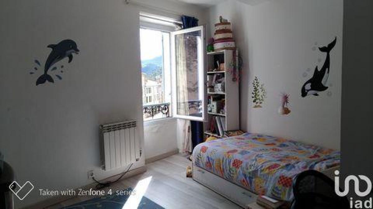 Picture of Home For Sale in Peyruis, Provence-Alpes-Cote d'Azur, France