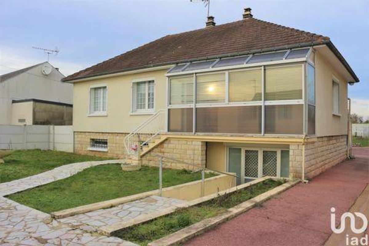 Picture of Home For Sale in Villemandeur, Centre, France