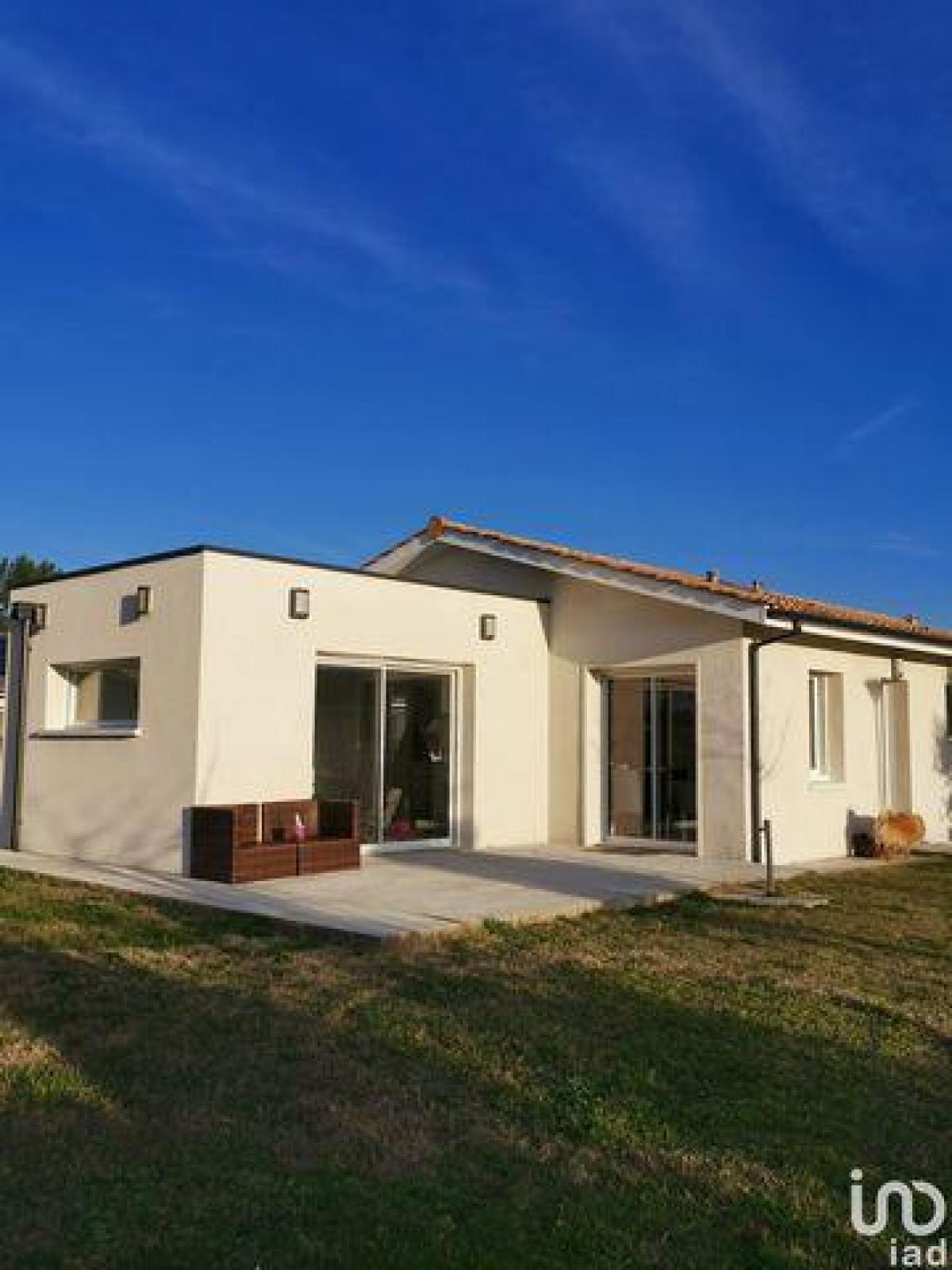 Picture of Home For Sale in Audenge, Aquitaine, France