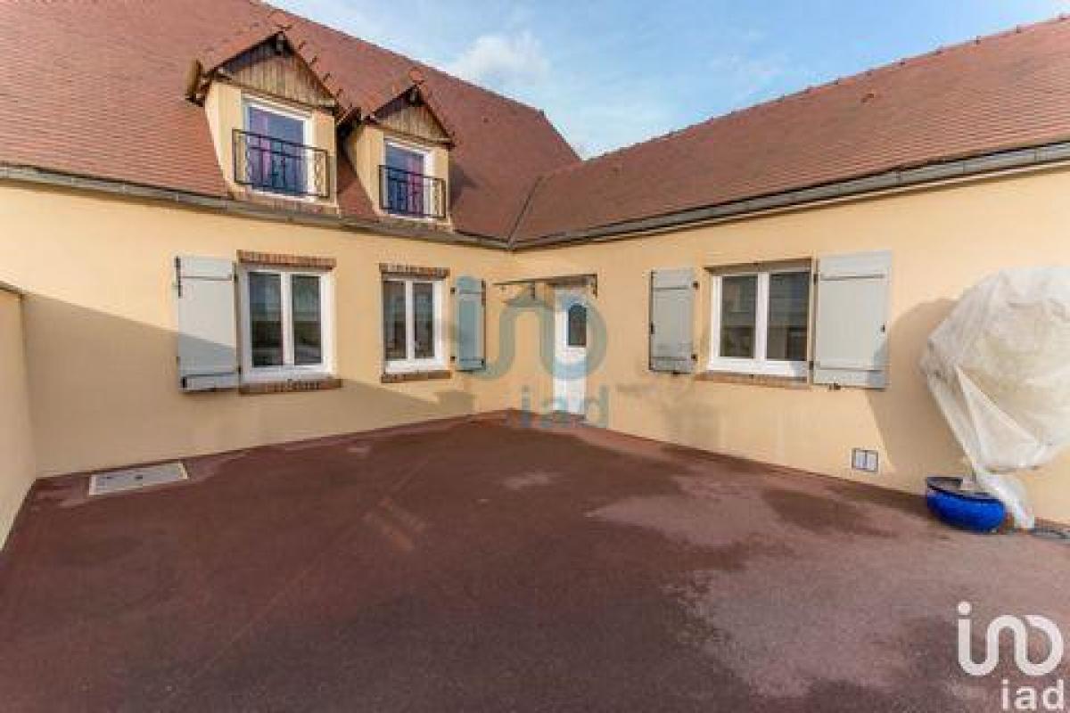 Picture of Home For Sale in Sens, Bourgogne, France