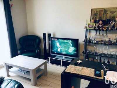 Condo For Sale in Persan, France