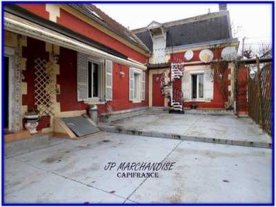 Home For Sale in Noyon, France