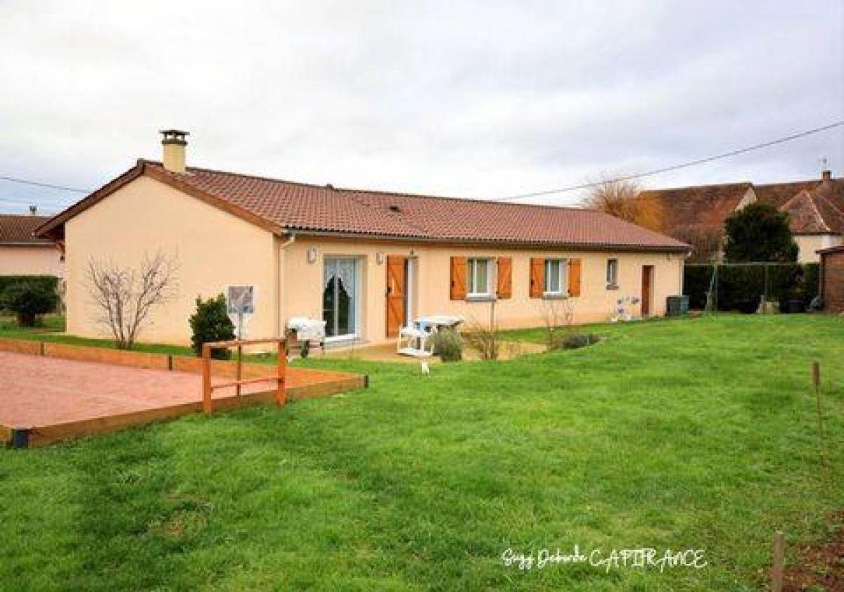 Picture of Home For Sale in Cluny, Bourgogne, France