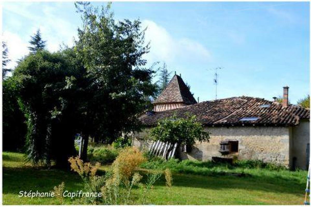 Picture of Home For Sale in Lauzun, Lot Et Garonne, France