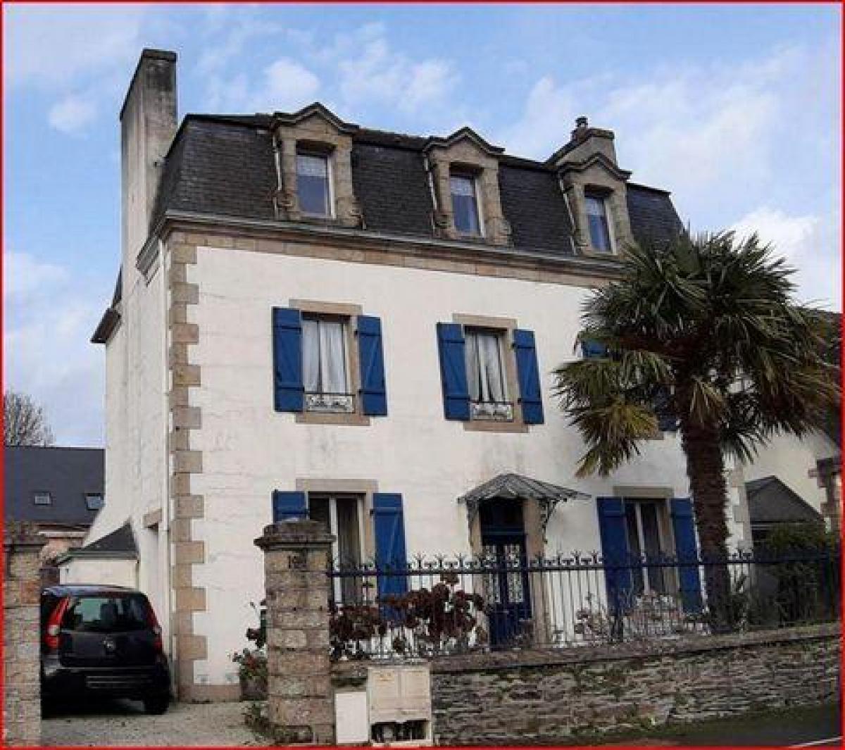 Picture of Home For Sale in Chateaulin, Finistere, France