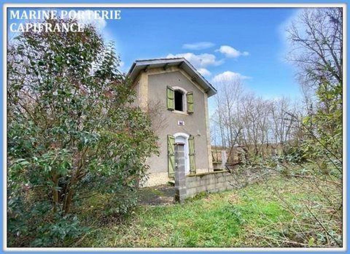 Picture of Home For Sale in Jegun, Midi Pyrenees, France