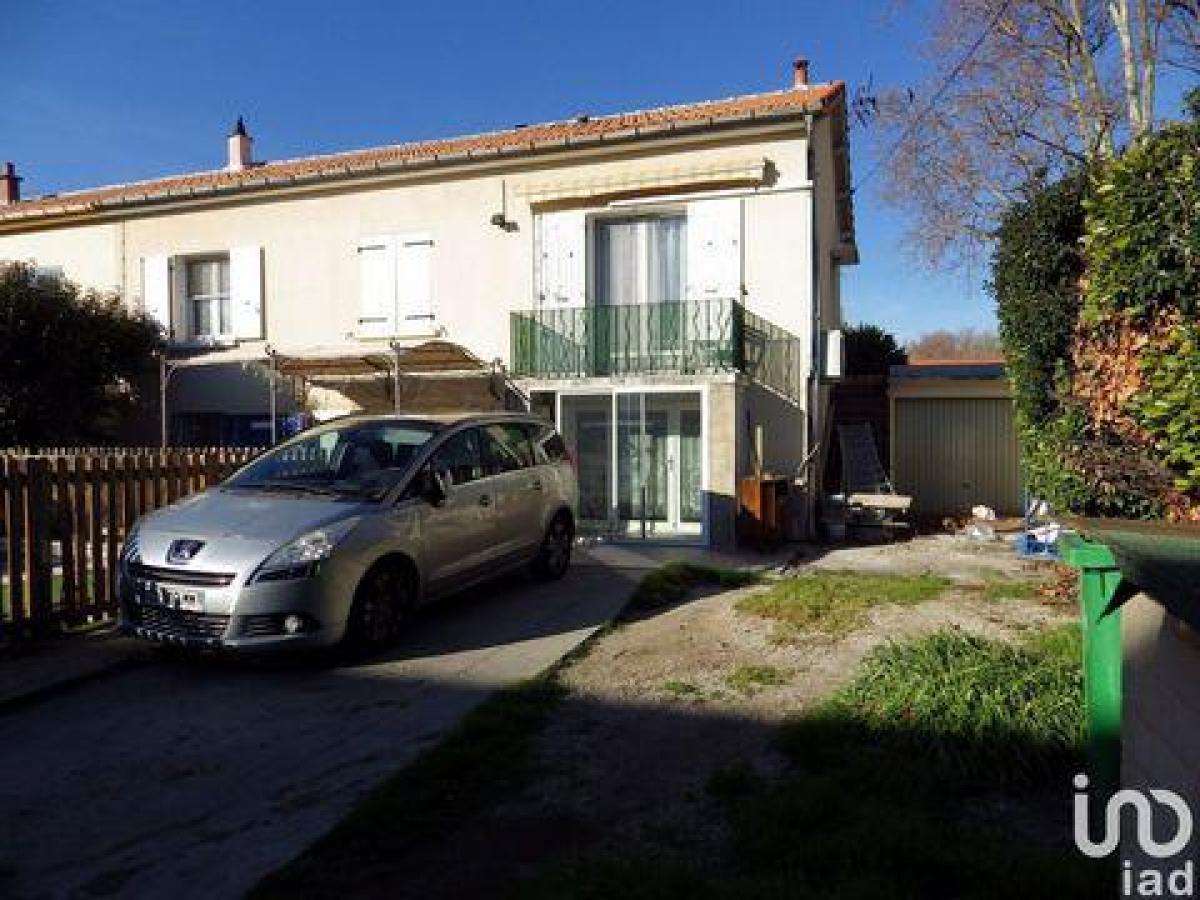 Picture of Home For Sale in Avignon, Provence-Alpes-Cote d'Azur, France