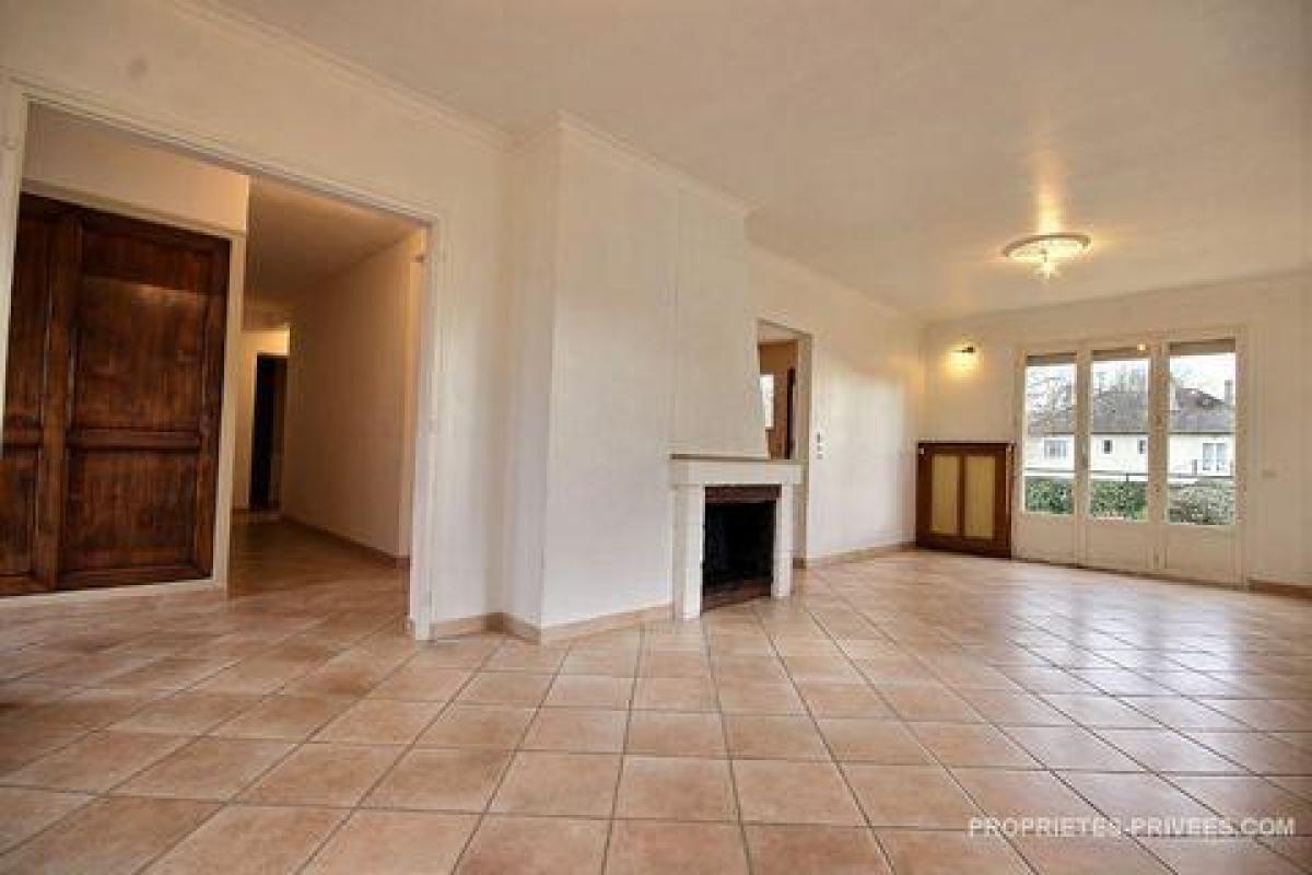 Picture of Home For Sale in Chevilly, Centre, France