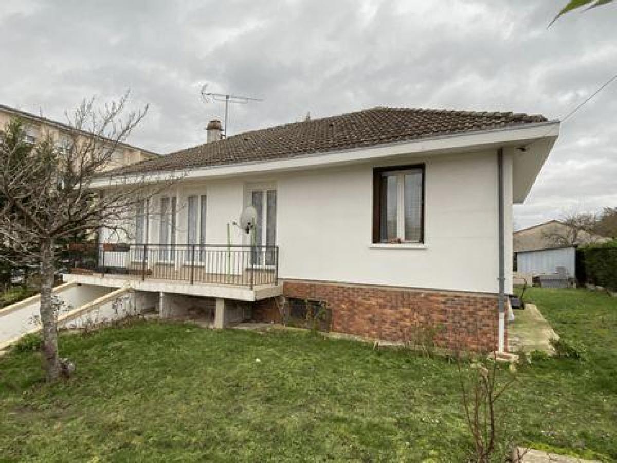 Picture of Home For Sale in Anet, Centre, France