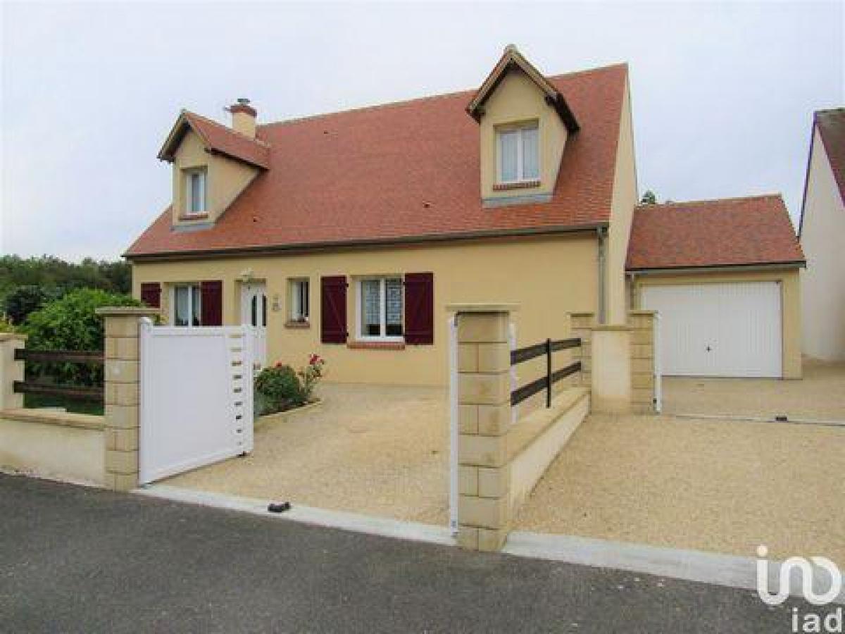 Picture of Home For Sale in Malesherbes, Centre, France