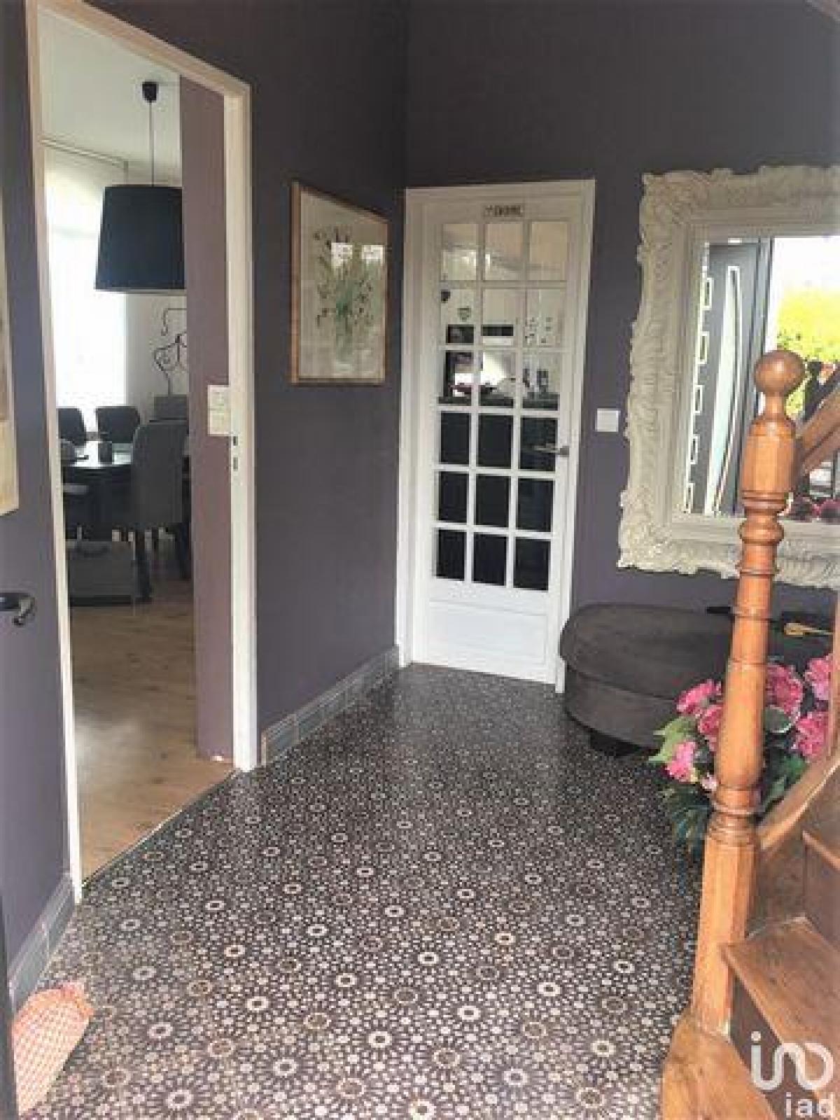 Picture of Home For Sale in La Londe, Provence-Alpes-Cote d'Azur, France