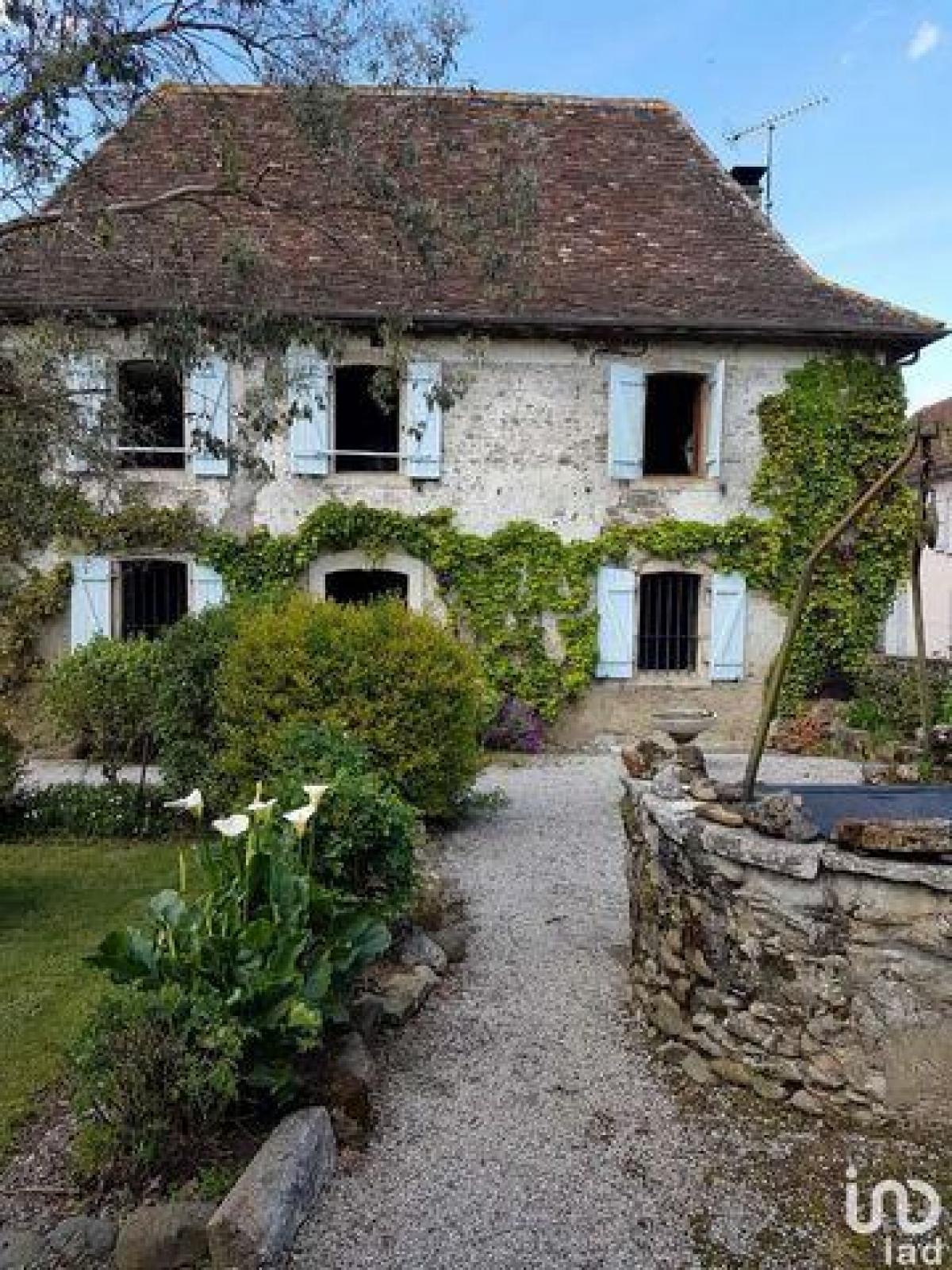 Picture of Home For Sale in Navarrenx, Aquitaine, France