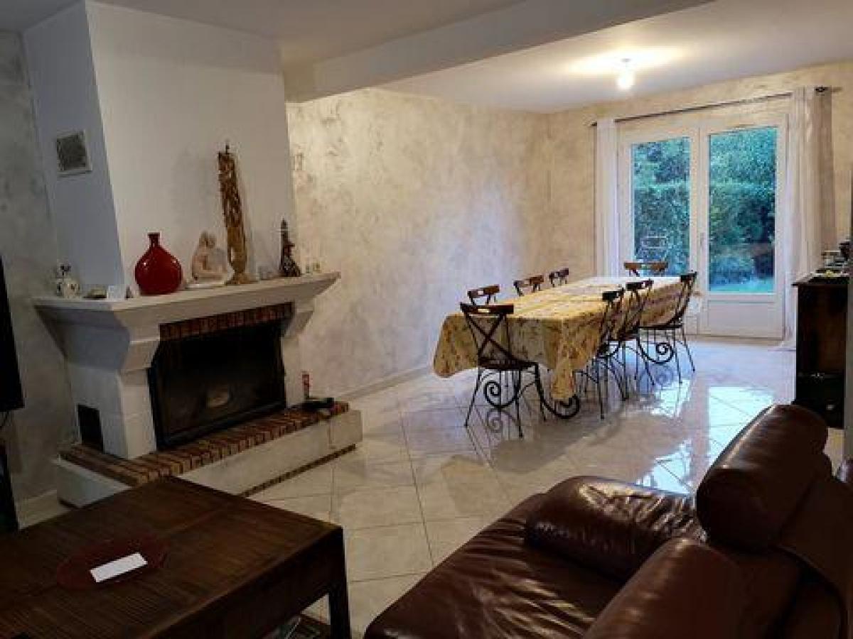 Picture of Home For Sale in Chartres, Centre, France