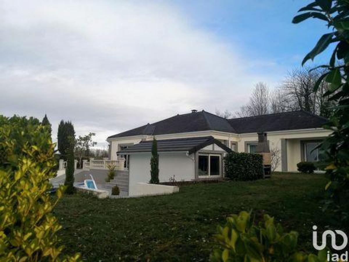 Picture of Home For Sale in Vichy, Auvergne, France