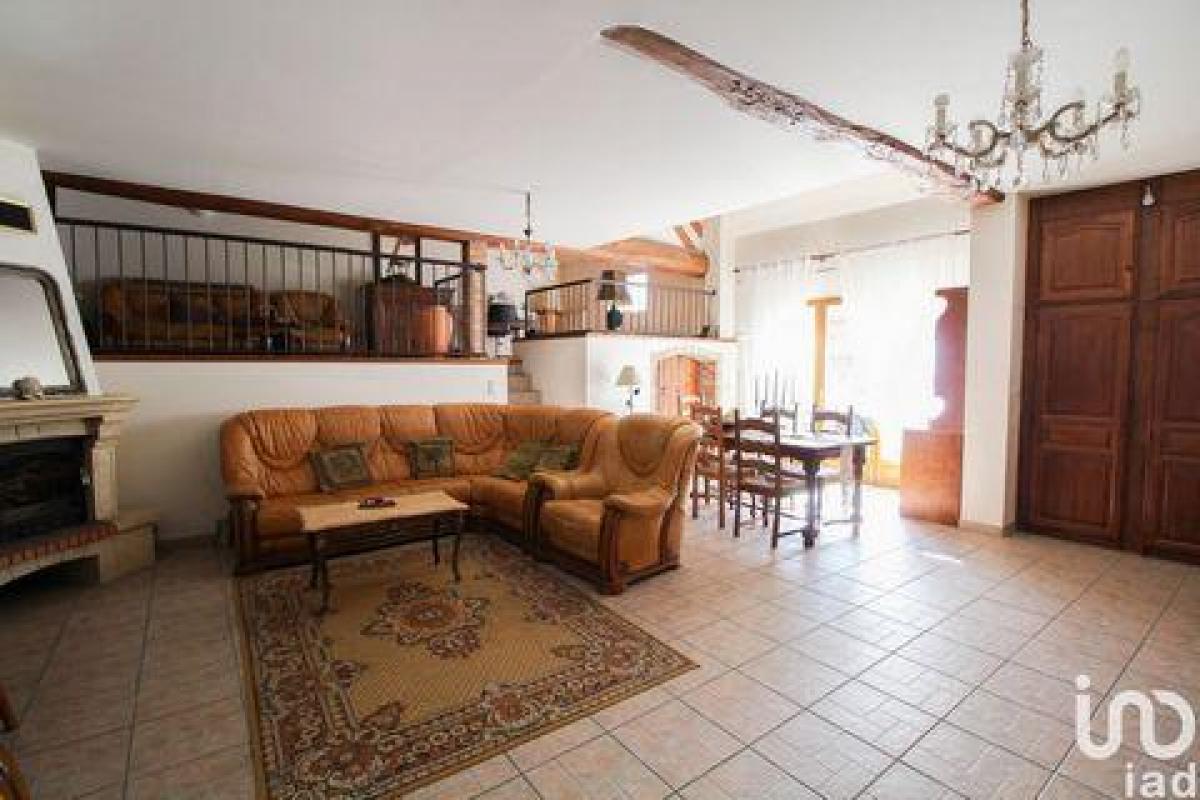 Picture of Home For Sale in Sens, Bourgogne, France