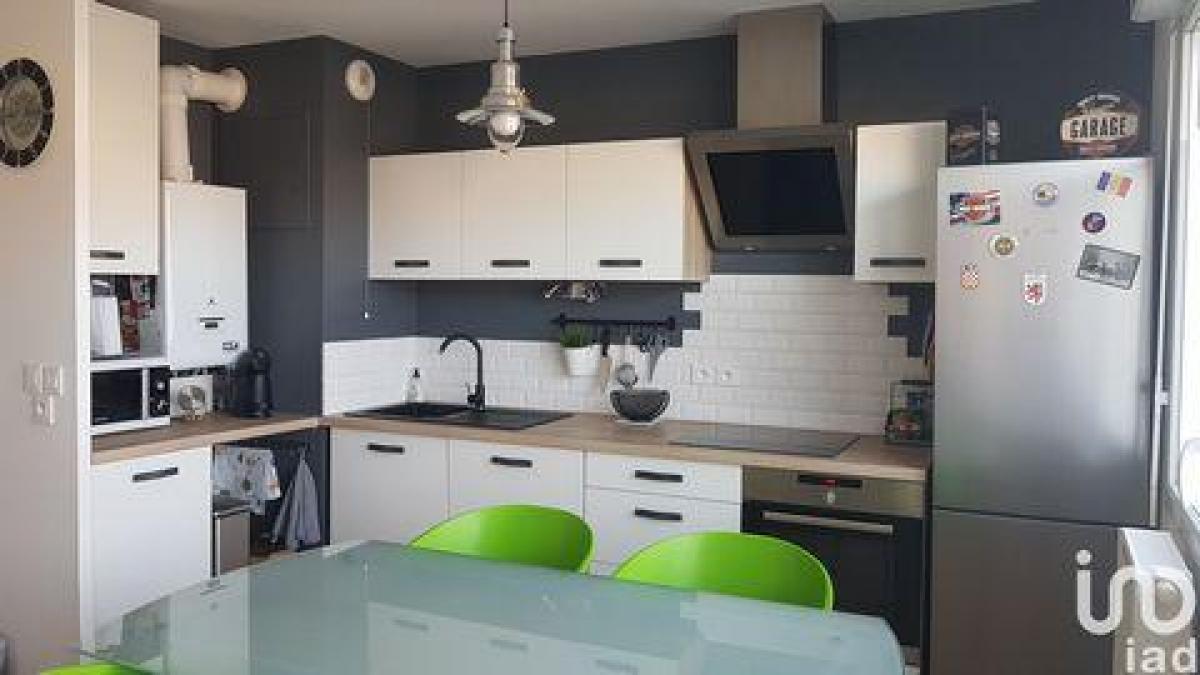 Picture of Condo For Sale in Cenon, Aquitaine, France