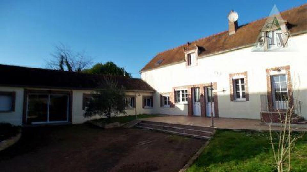 Picture of Home For Sale in Sens, Bourgogne, France