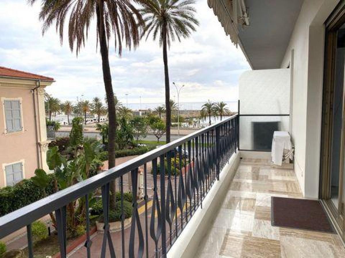 Picture of Apartment For Sale in Menton, Cote d'Azur, France