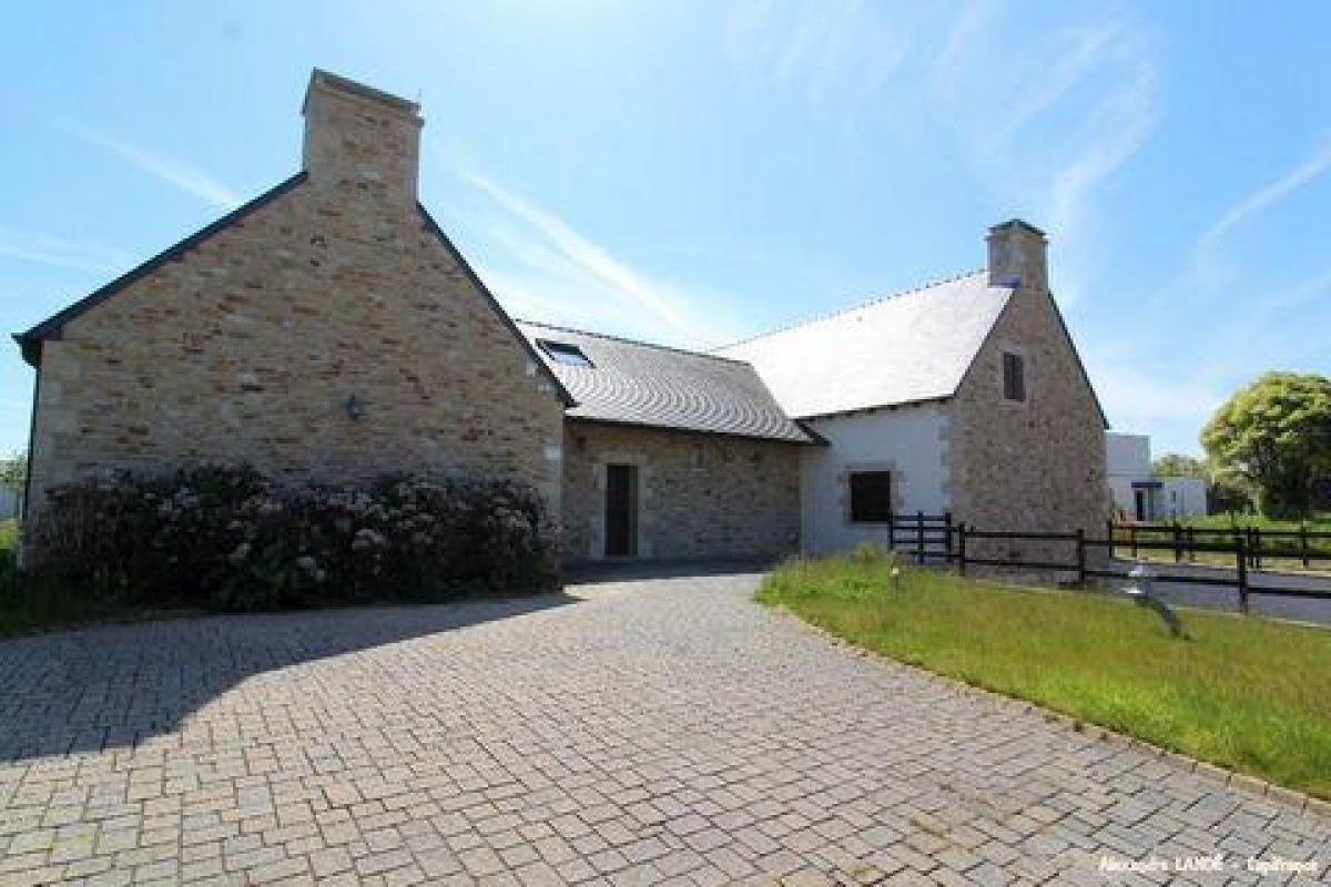 Picture of Home For Sale in Paimpol, Bretagne, France