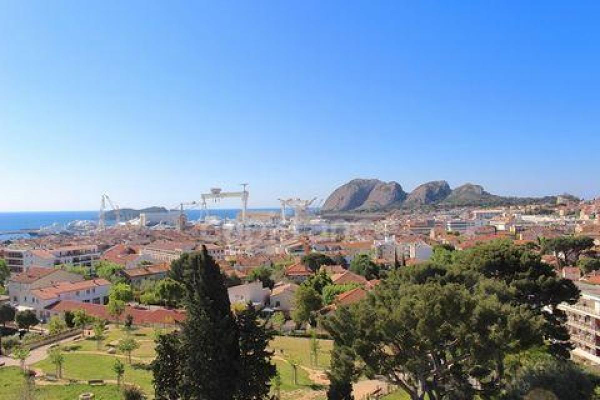 Picture of Condo For Sale in La Ciotat, Provence-Alpes-Cote d'Azur, France