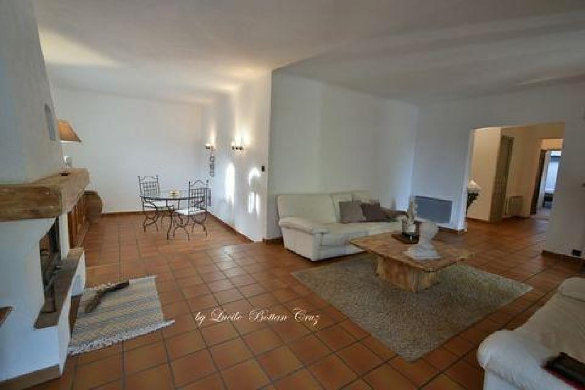 Picture of Home For Sale in Draguignan, Provence-Alpes-Cote d'Azur, France