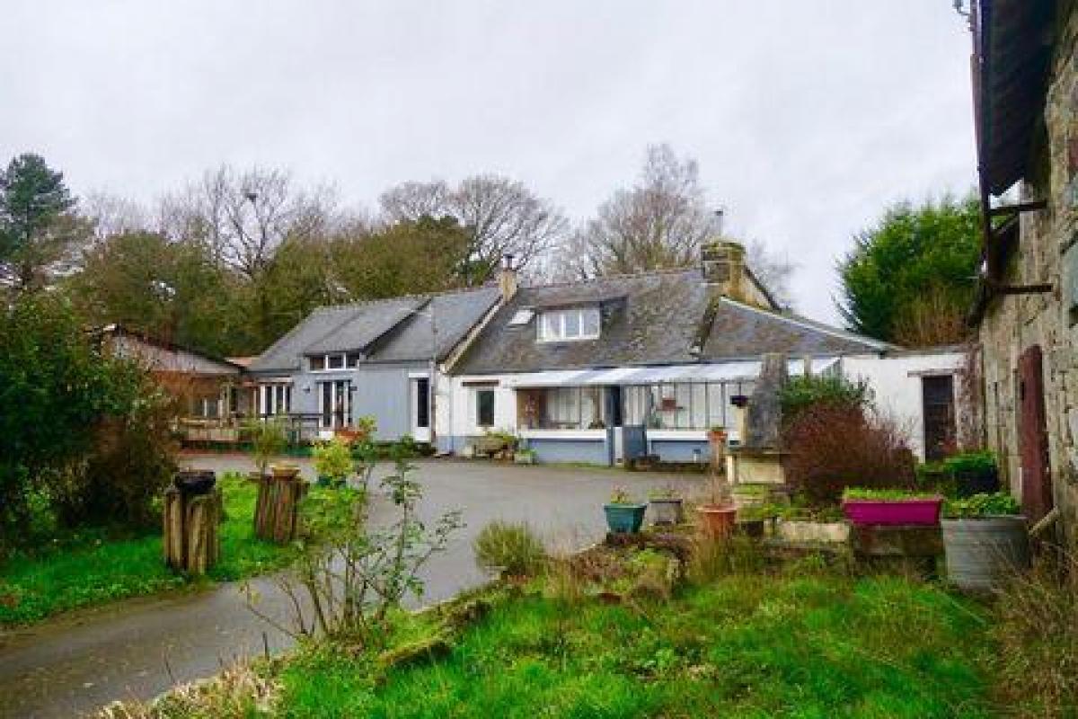 Picture of Home For Sale in Pontivy, Bretagne, France