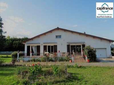 Home For Sale in Chatellerault, France