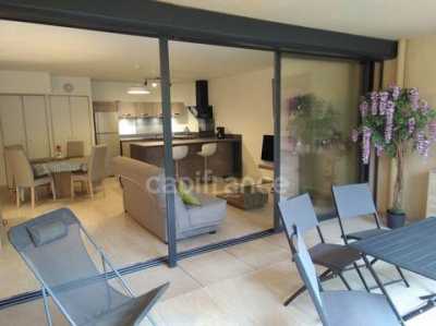 Condo For Sale in Uzes, France