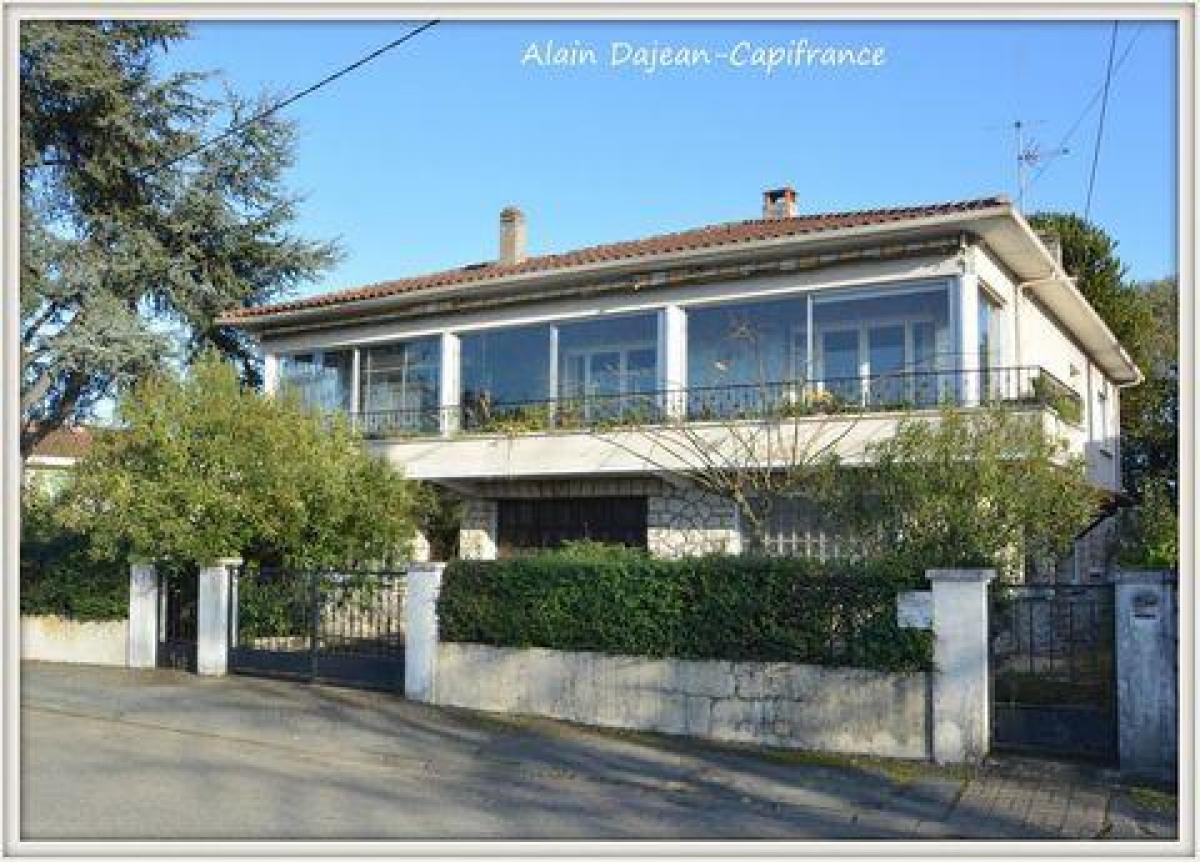 Picture of Home For Sale in Aiguillon, Aquitaine, France