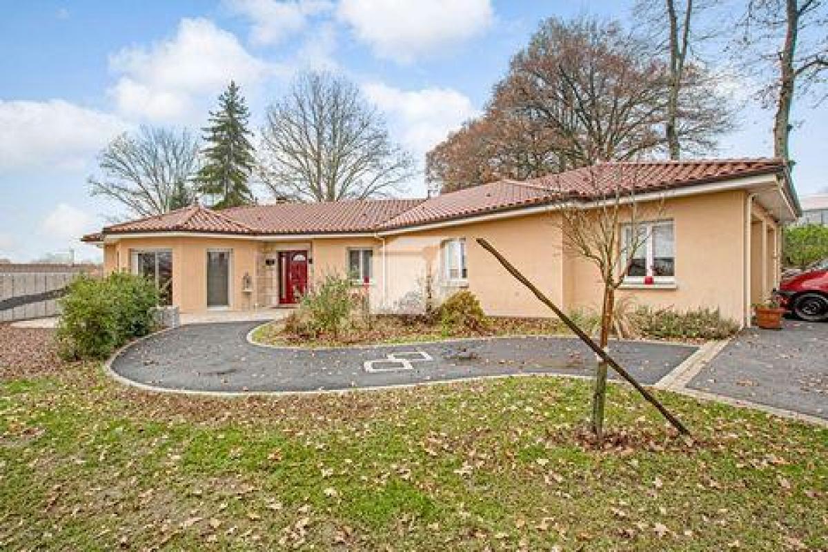 Picture of Home For Sale in Couzeix, Limousin, France