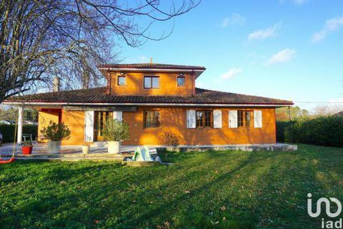 Picture of Home For Sale in Le Barp, Aquitaine, France