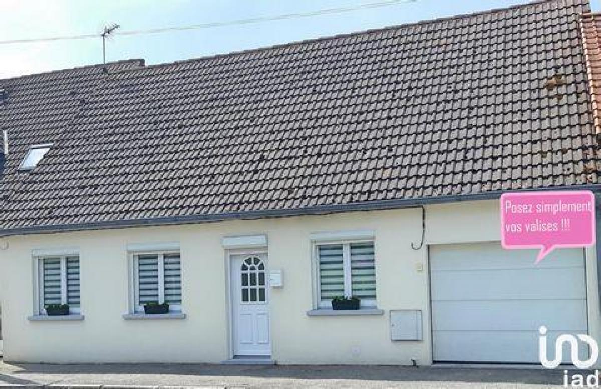 Picture of Home For Sale in Doullens, Picardie, France