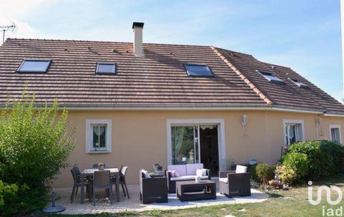 Picture of Home For Sale in Aveze, Puy De Dome, France