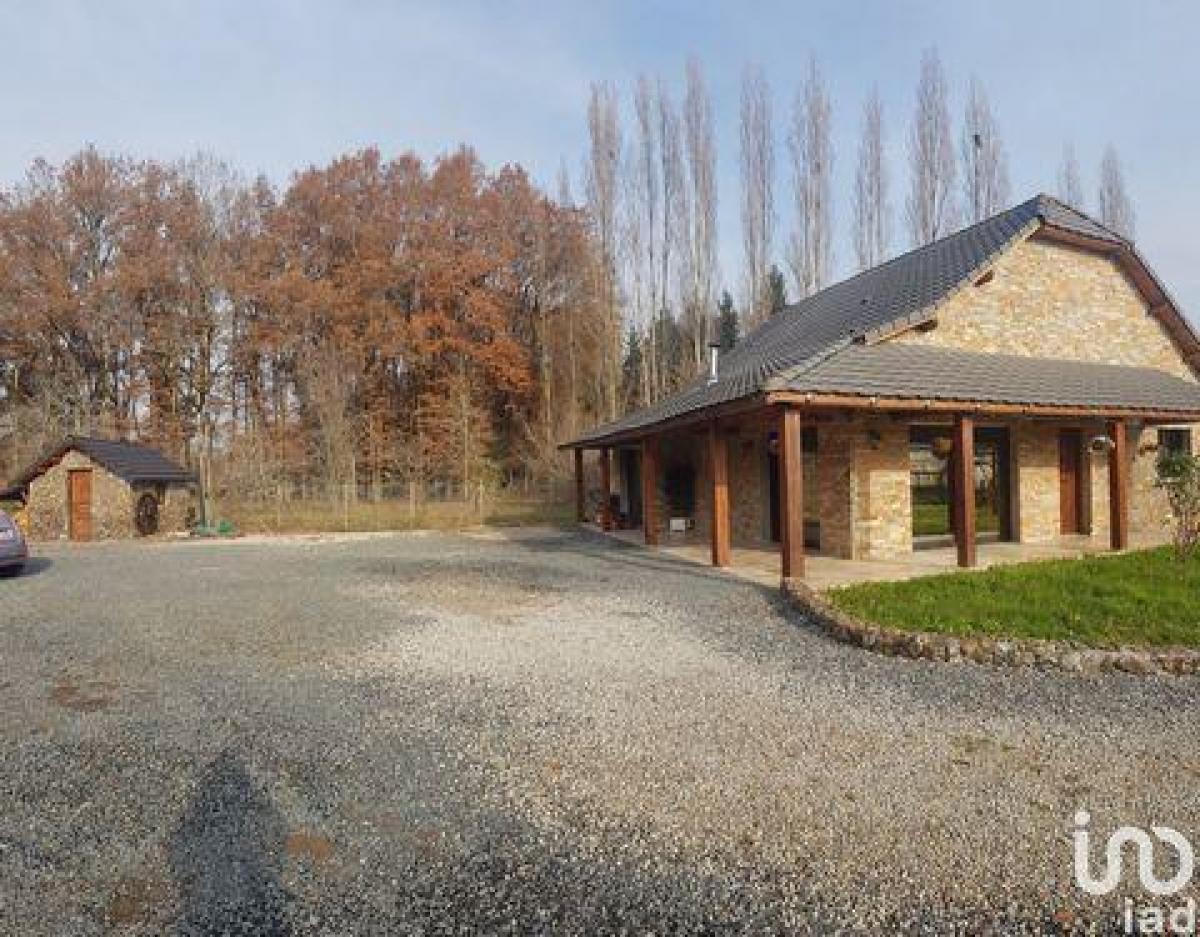 Picture of Home For Sale in Allassac, Limousin, France