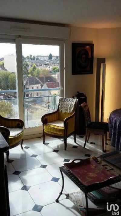 Condo For Sale in Creil, France