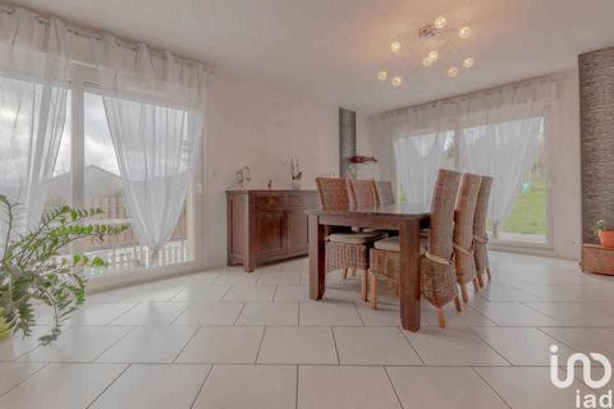 Picture of Home For Sale in Toul, Lorraine, France