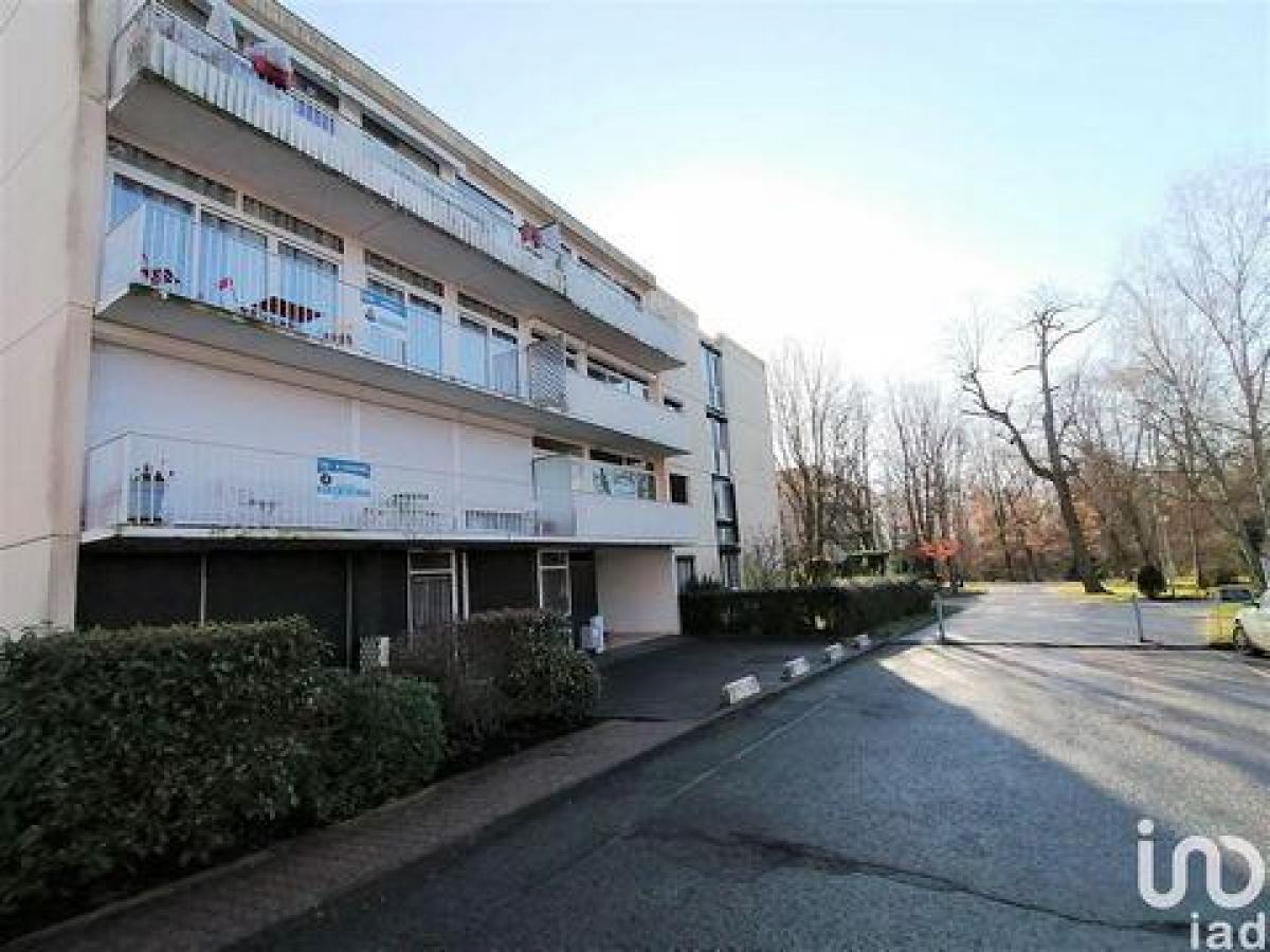 Picture of Condo For Sale in Courcouronnes, Bretagne, France