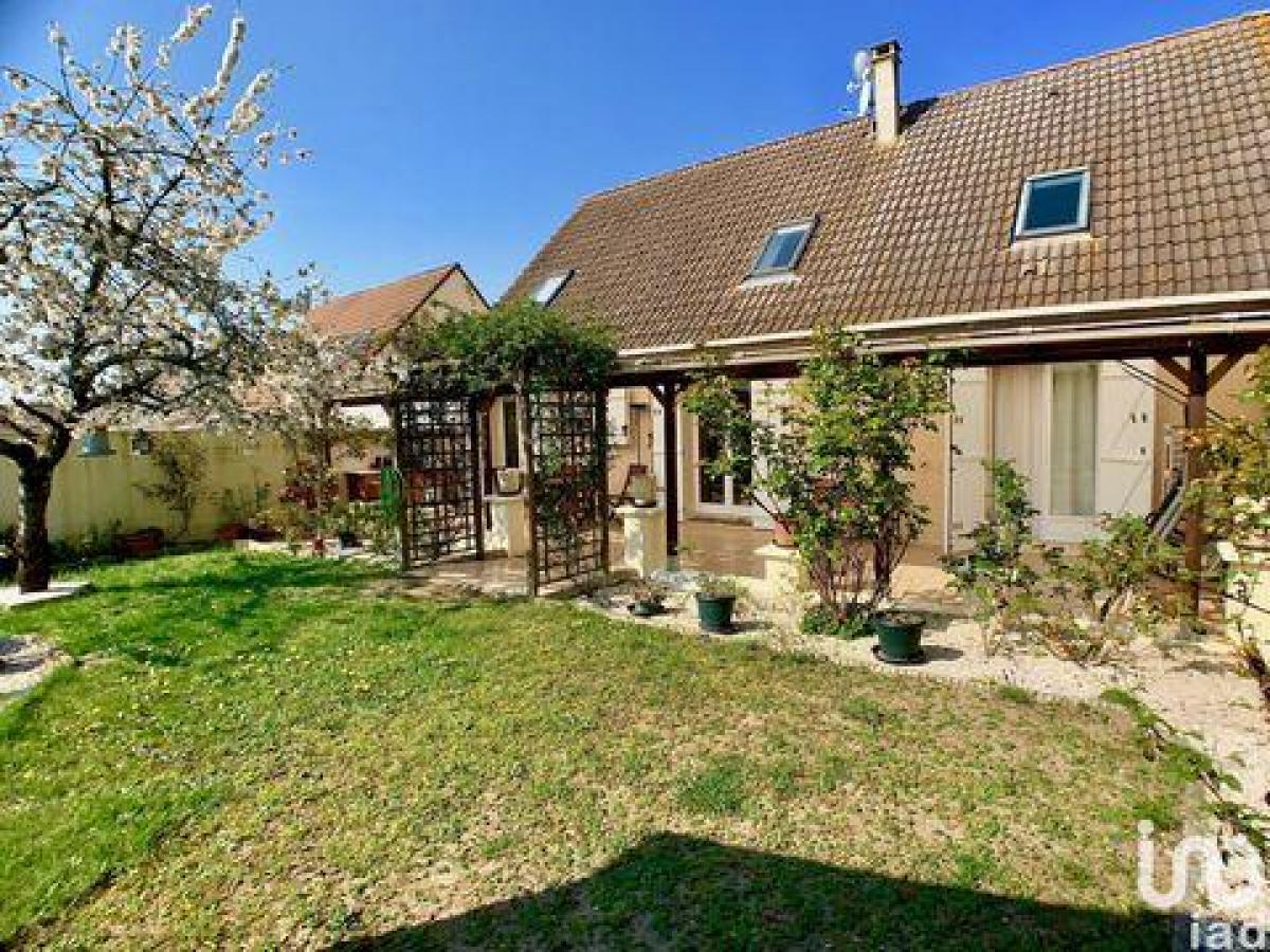 Picture of Home For Sale in Dourdan, Centre, France