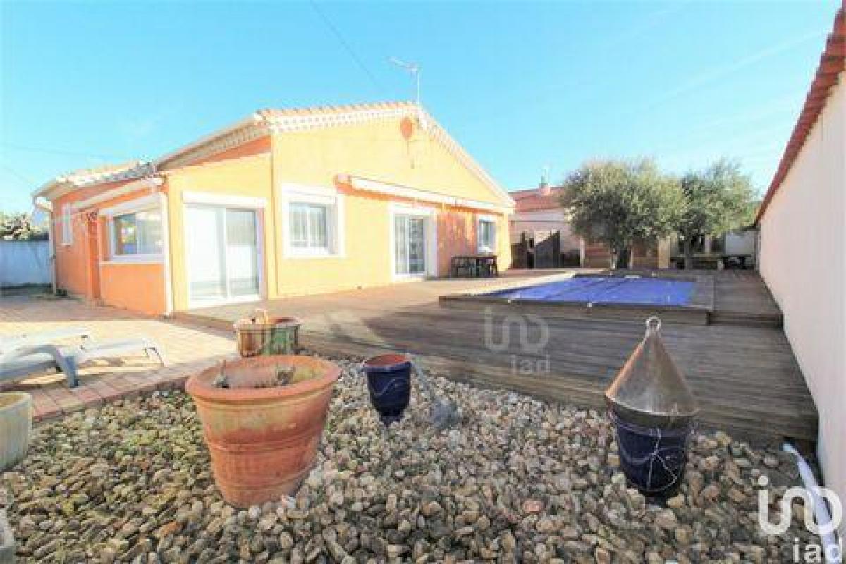 Picture of Home For Sale in Vergeze, Languedoc Roussillon, France