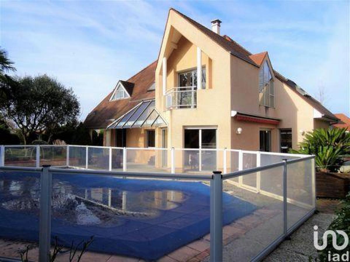 Picture of Home For Sale in Lescar, Aquitaine, France