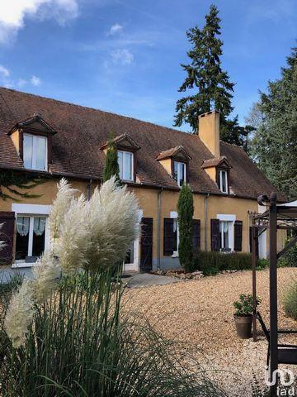 Picture of Home For Sale in Briare, Centre, France