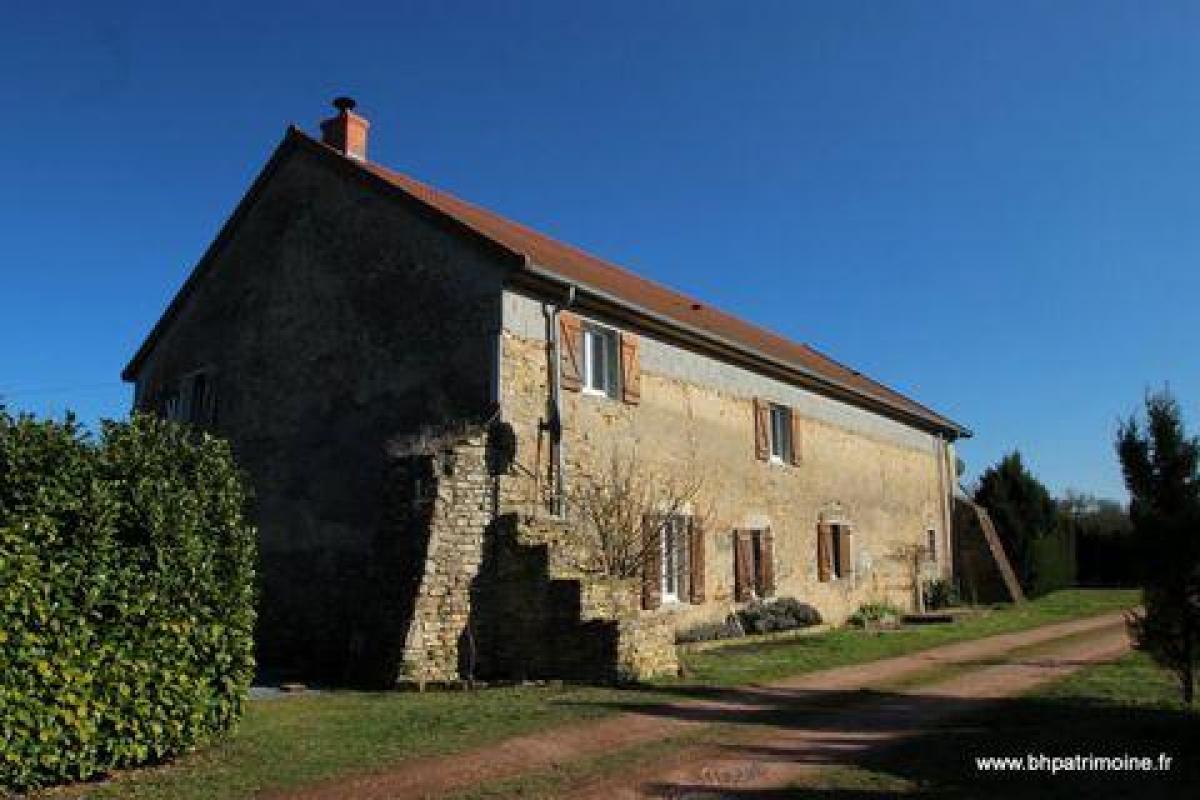 Picture of Home For Sale in Charolles, Bourgogne, France