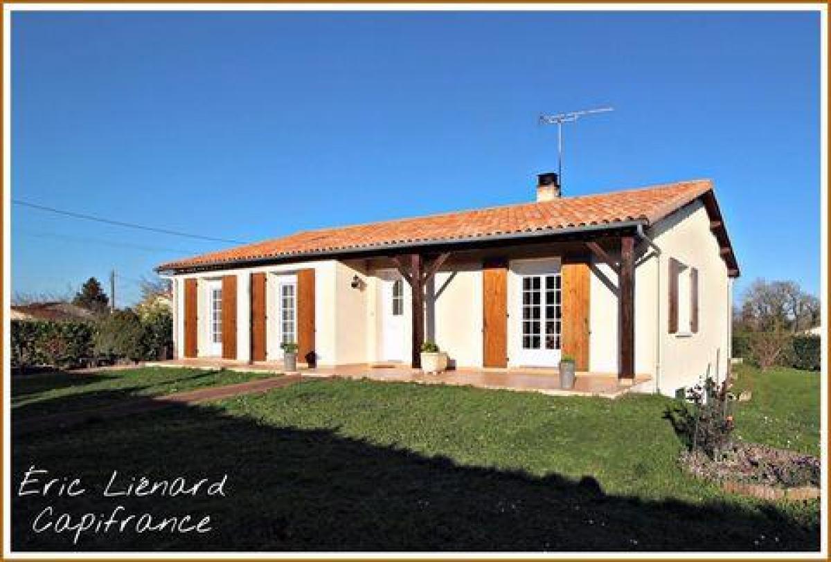 Picture of Home For Sale in Saint Maixent L Ecole, Poitou Charentes, France