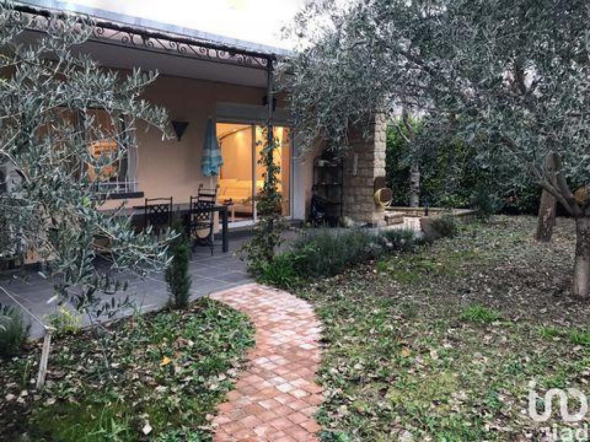 Picture of Home For Sale in Carpentras, Provence-Alpes-Cote d'Azur, France
